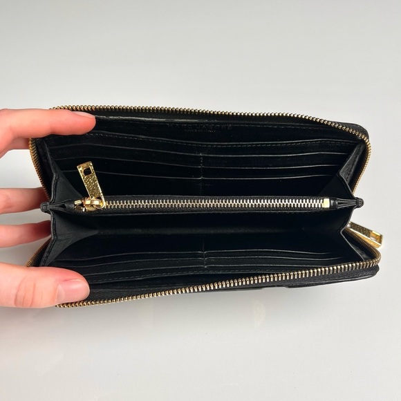 Marc Jacob’s Long Wallet - Picture 8 of 10
